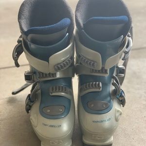 Women’s Ski Boots